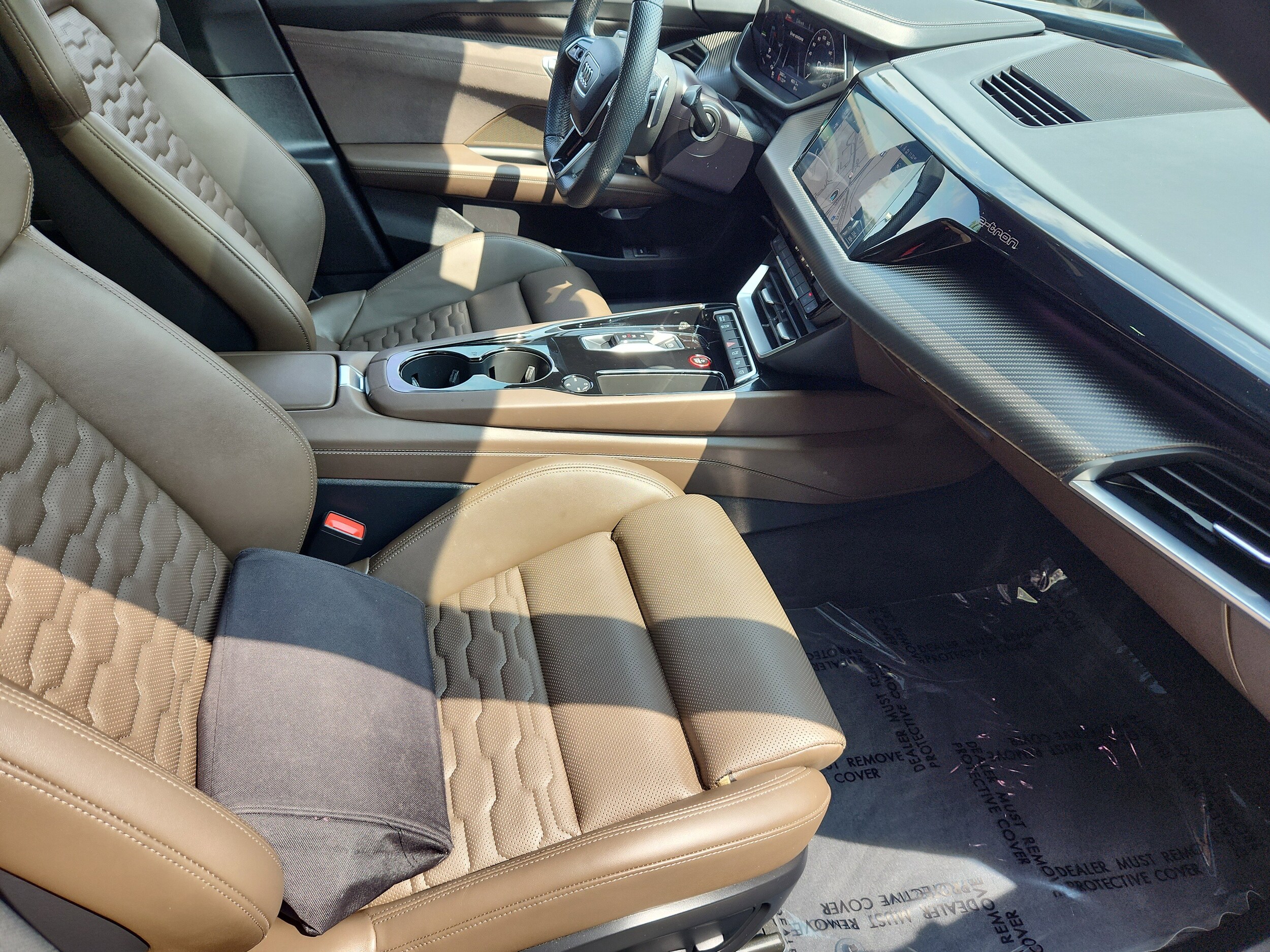 2022 Audi e-tron GT Premium Plus photo 2