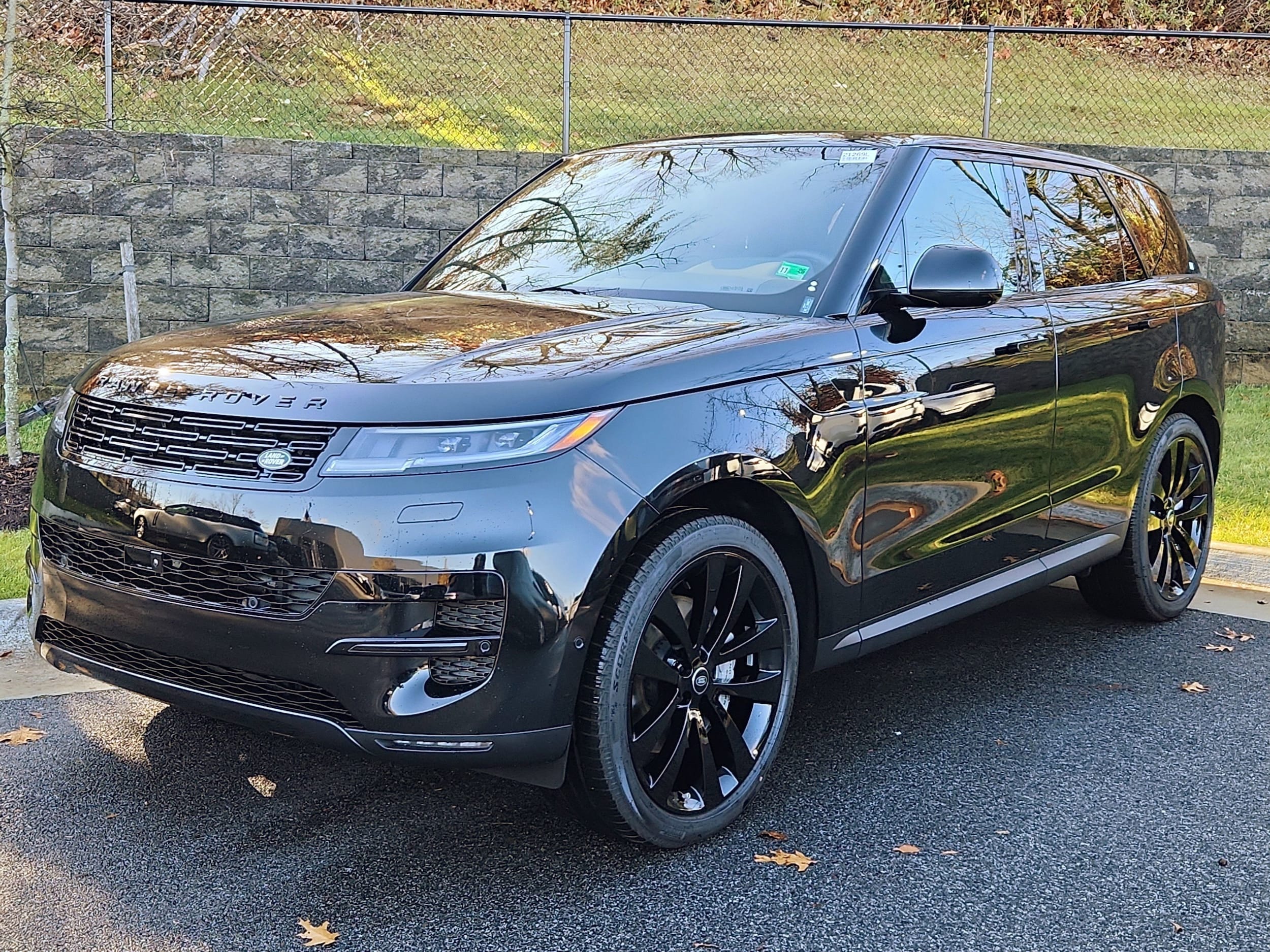 2025 Land Rover Range Rover Sport SE's photo