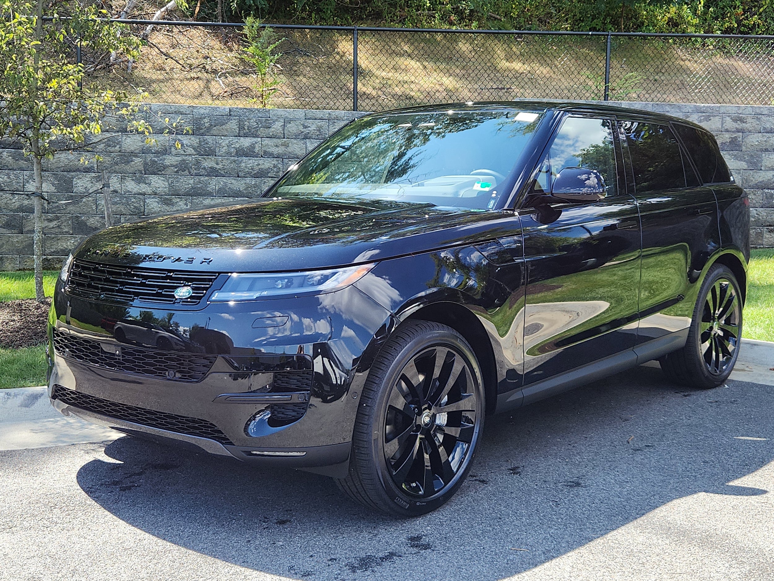 2025 Land Rover Range Rover Sport SE
