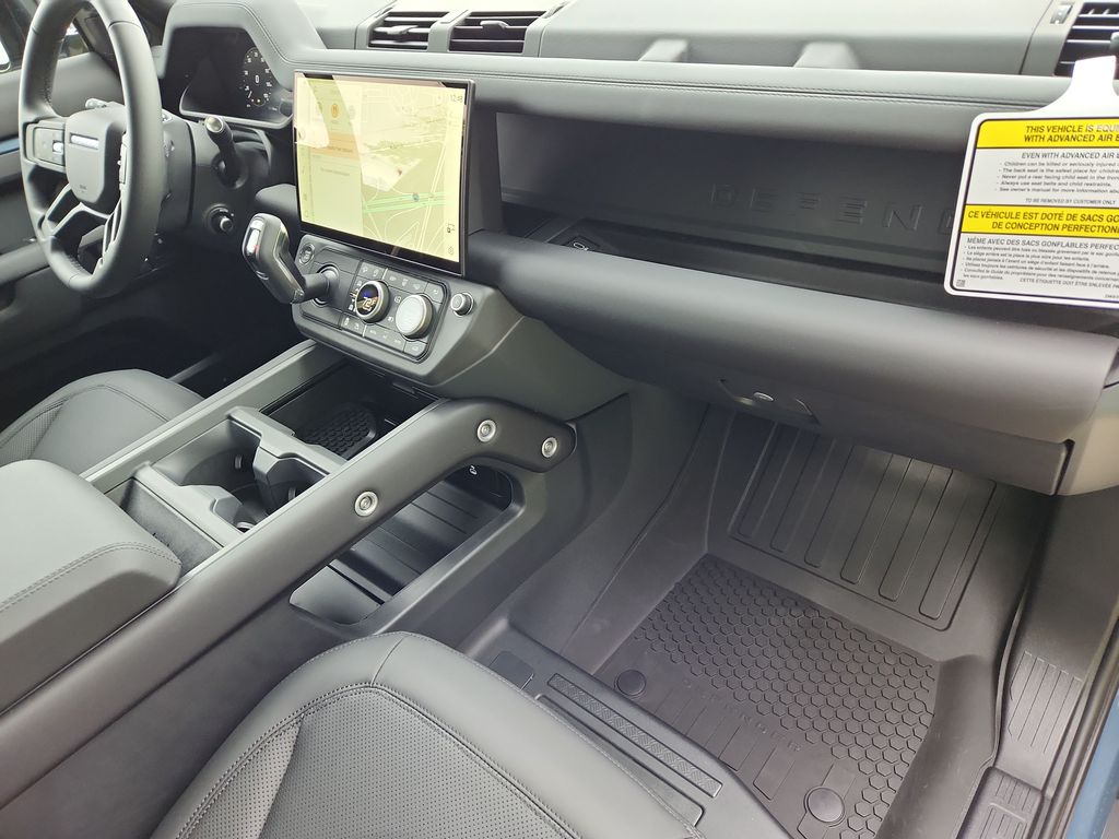 2026 Land Rover Defender X-Dynamic SE | CarEdge | CarEdge