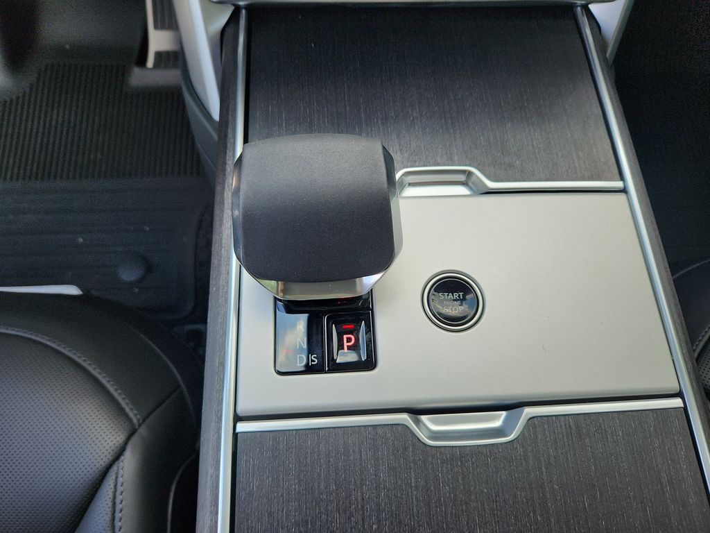 2025 Land Rover Range Rover SE - Photo 16