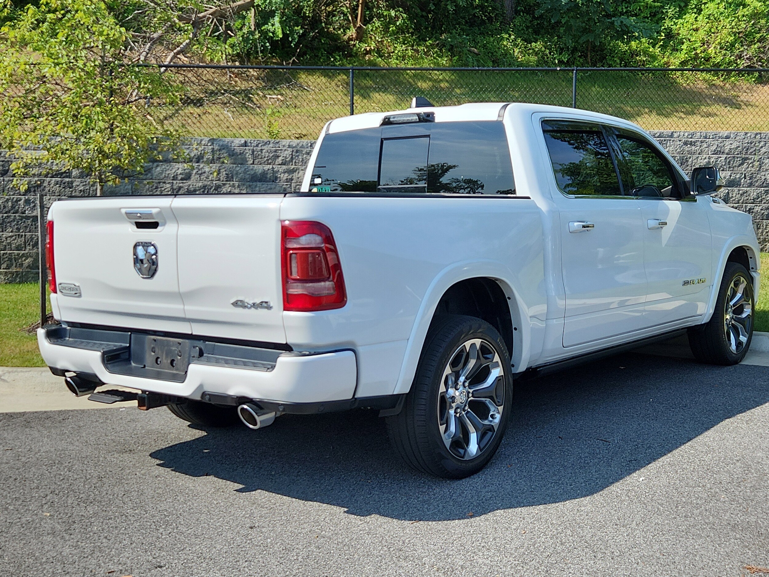 2022 Ram 1500 Longhorn photo 2