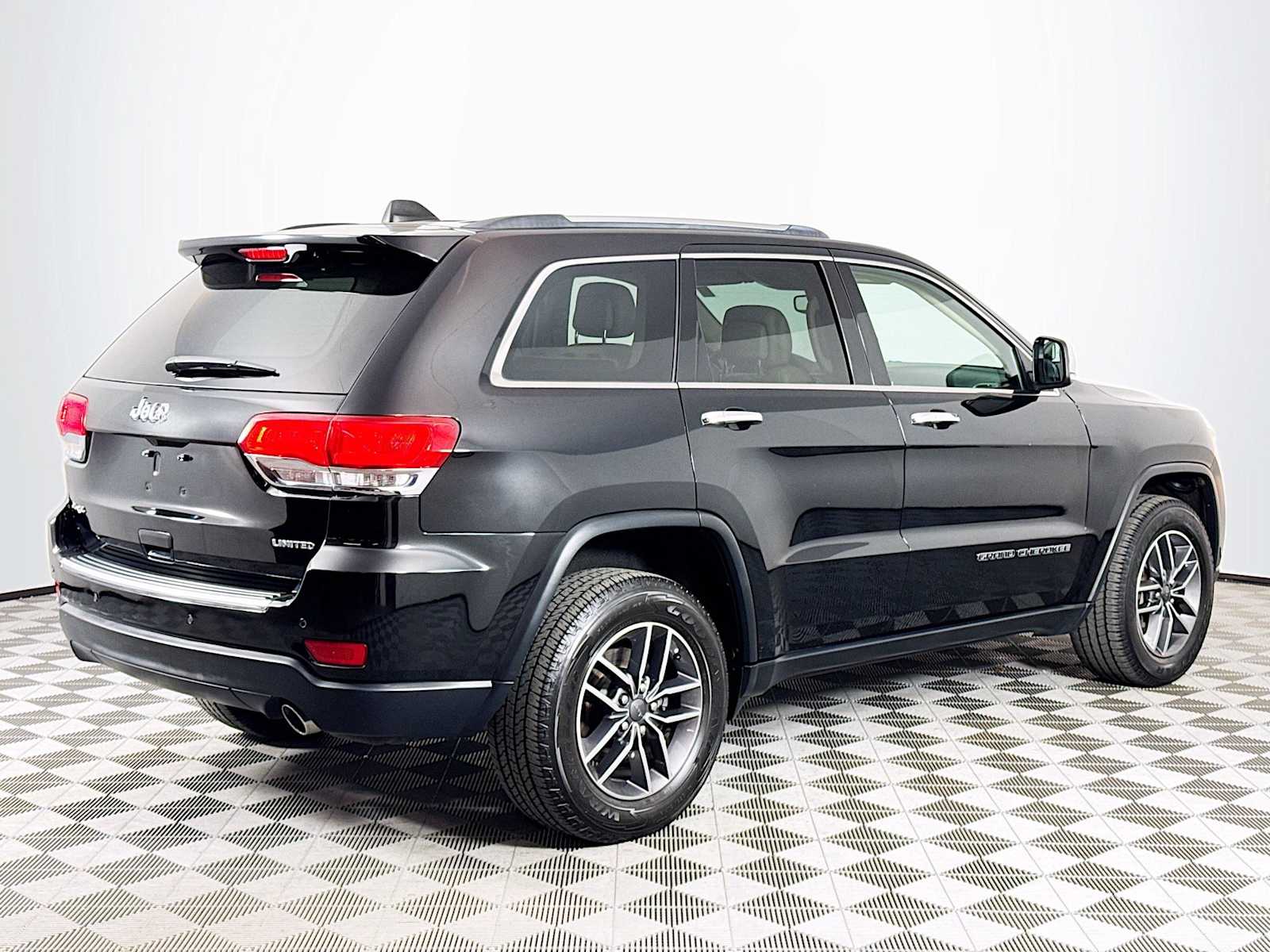 Image 4 of 2019 Jeep Grand Cherokee Limited SUV