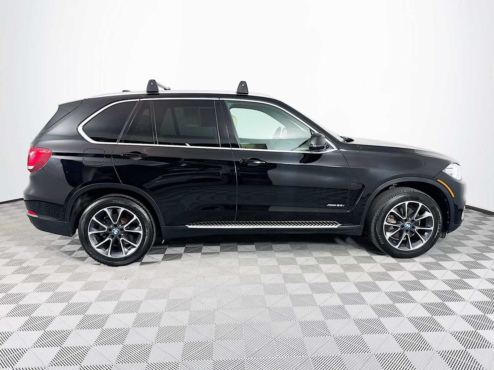 Image 4 of 2017 BMW X5 xDrive35i SUV