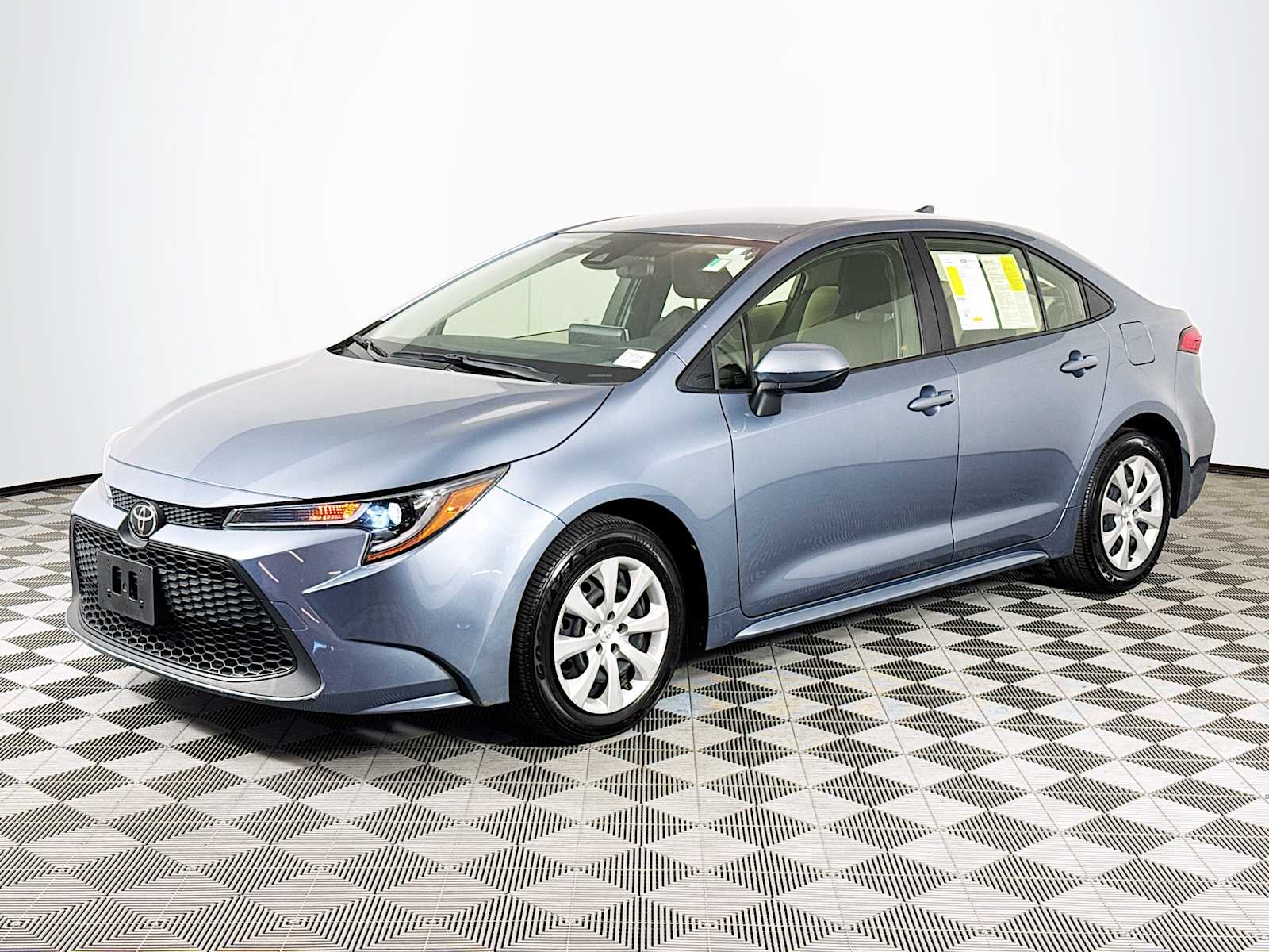 2020 Toyota Corolla LE Sedan
