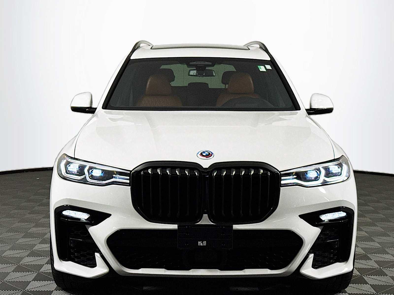 Used 2022 BMW X7 M50i with VIN 5UXCX6C02N9M61323 for sale in Boston, MA
