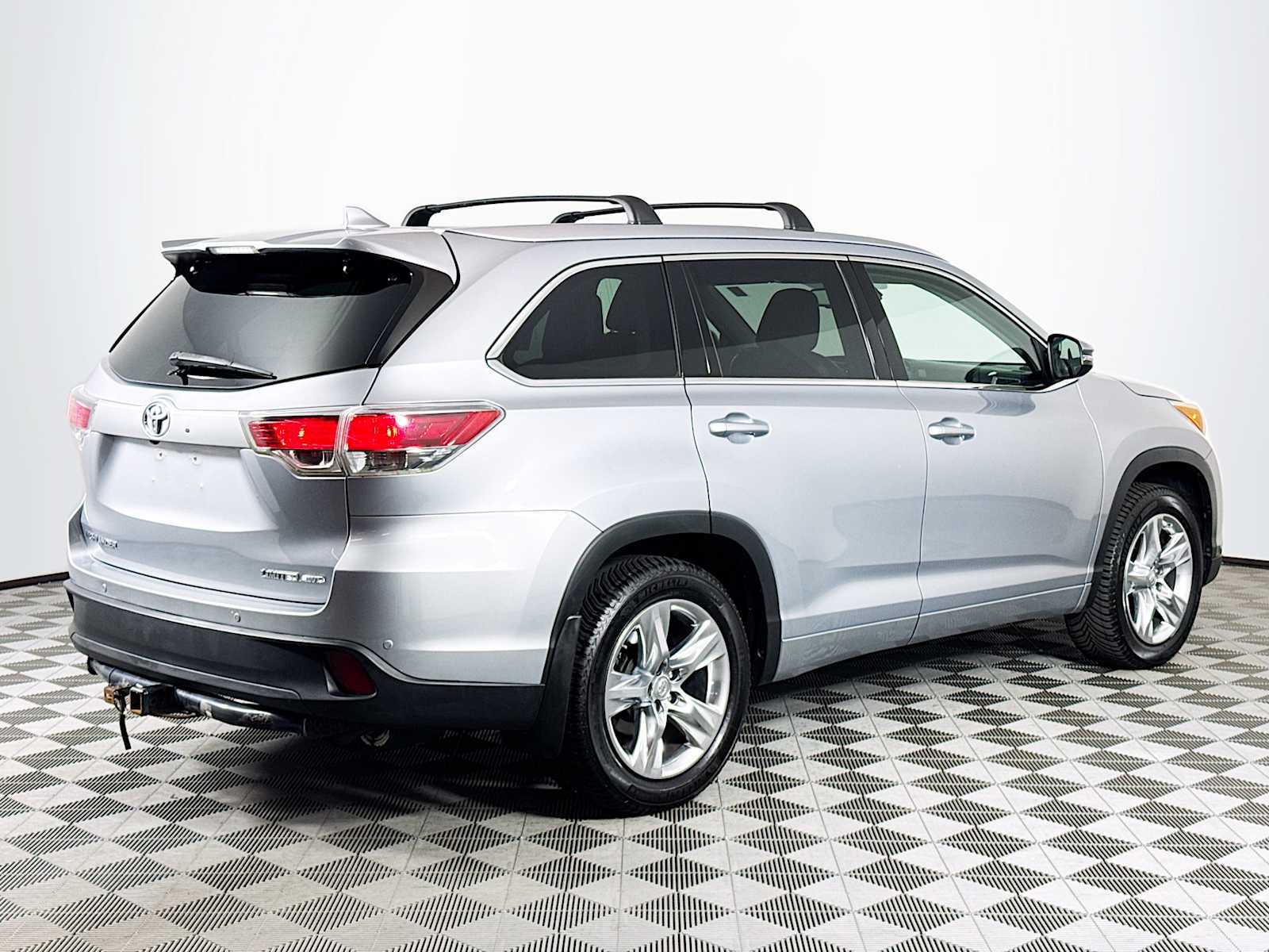 Image 4 of 2015 Toyota Highlander Limited Platinum V6 SUV