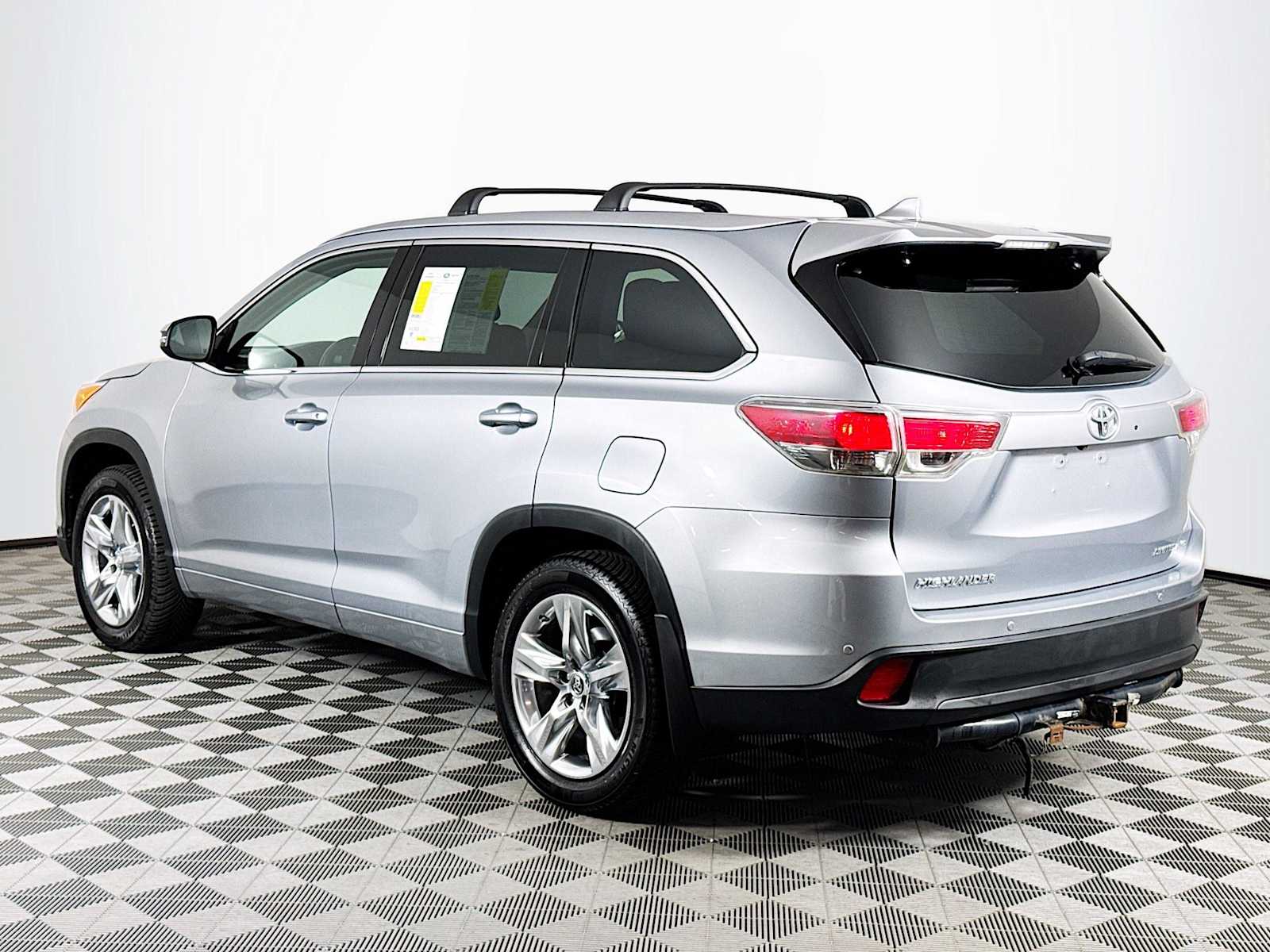 Image 6 of 2015 Toyota Highlander Limited Platinum V6 SUV