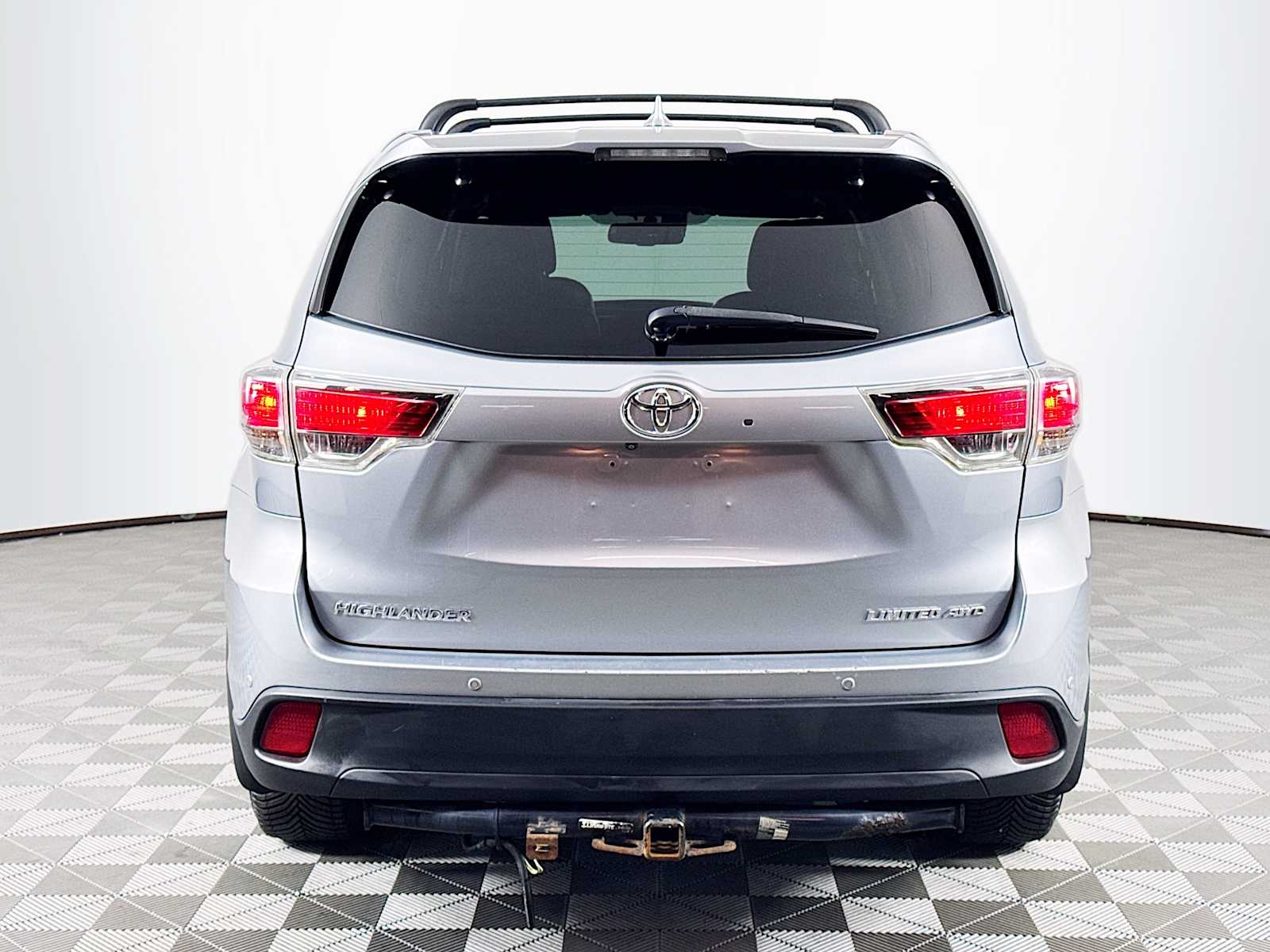 Image 5 of 2015 Toyota Highlander Limited Platinum V6 SUV