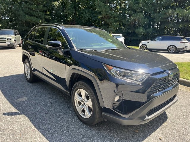 2020 Toyota RAV4 Hybrid XLE photo 2