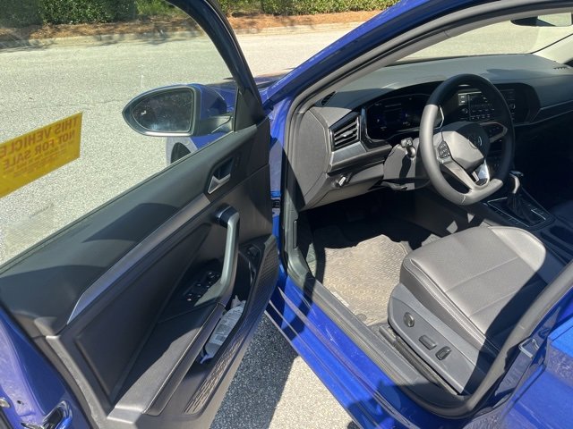 2022 Volkswagen Jetta SE photo 4