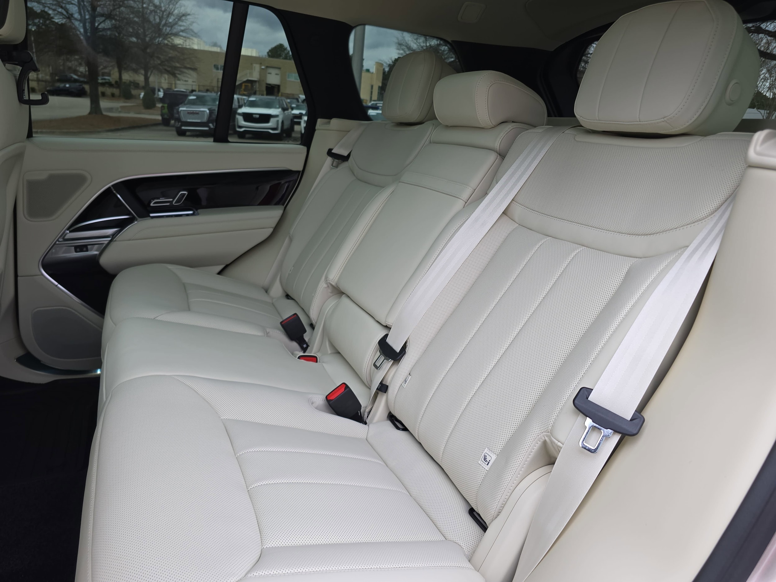 2026 Land Rover Range Rover SE - Photo 14