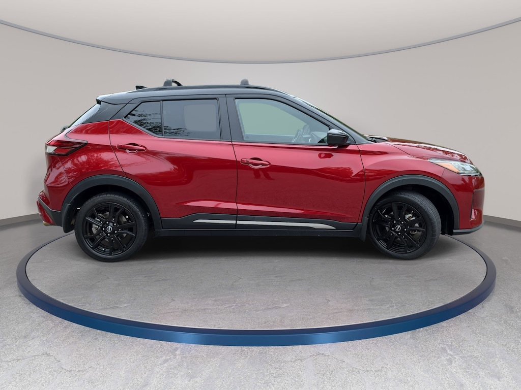 Used 2023 Nissan Kicks SR SUV