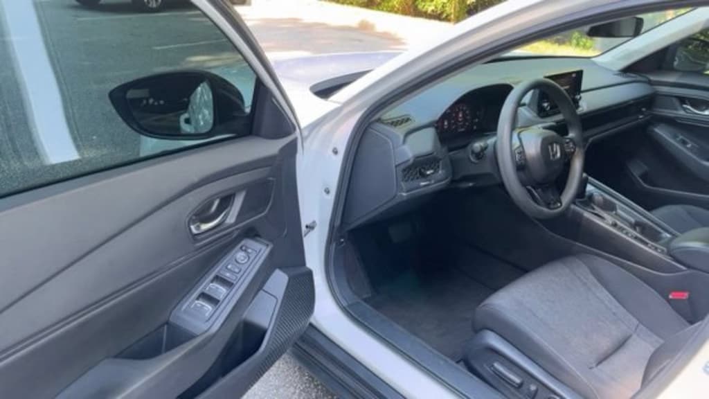 Used 2025 Honda Accord Sedan SE Sedan