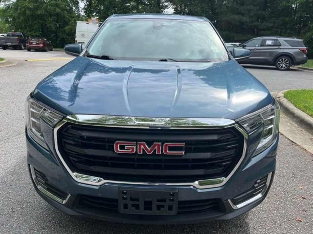 Used 2024 GMC Terrain SLE SUV