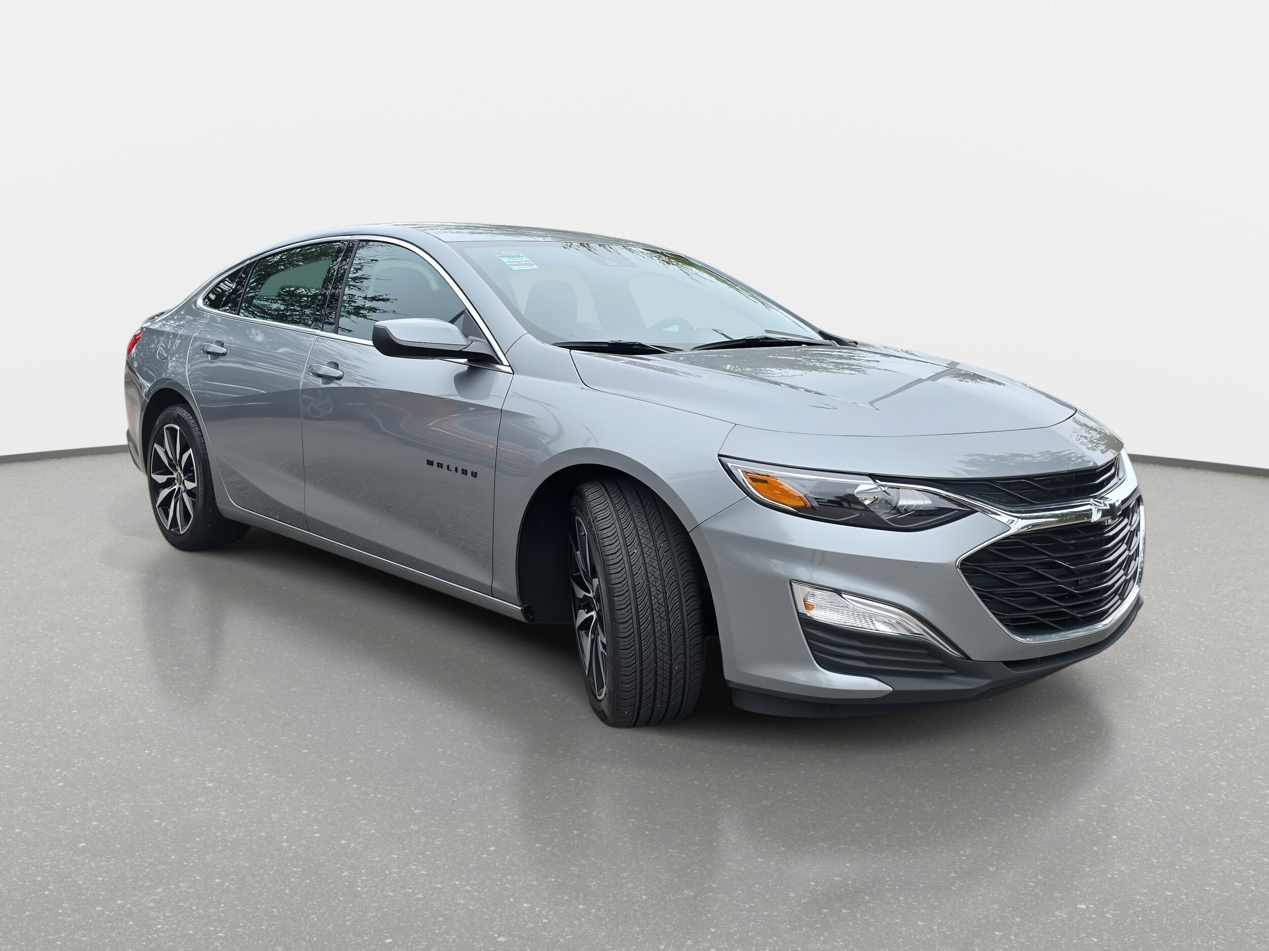 2025 Chevrolet Malibu RS photo 3