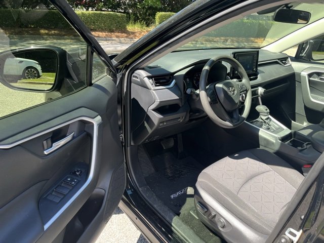 2020 Toyota RAV4 Hybrid XLE photo 4