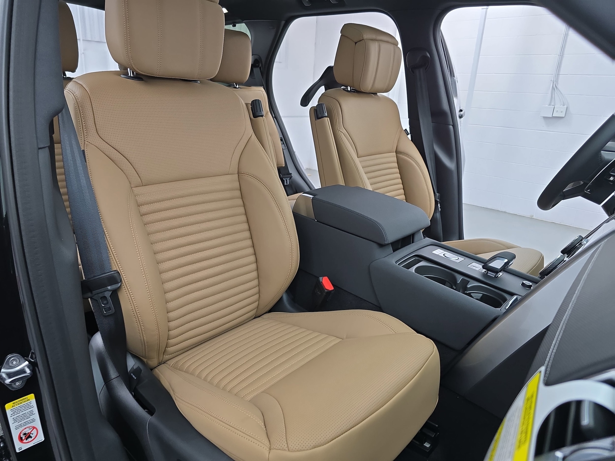2026 Land Rover Discovery Dynamic SE - Photo 10