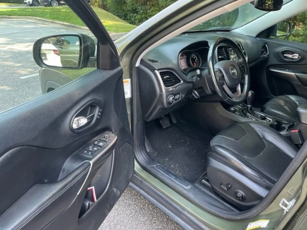 Used 2019 Jeep Cherokee Limited SUV