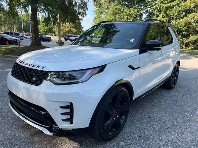 2025 Land Rover Discovery P300 Dynamic SE's photo