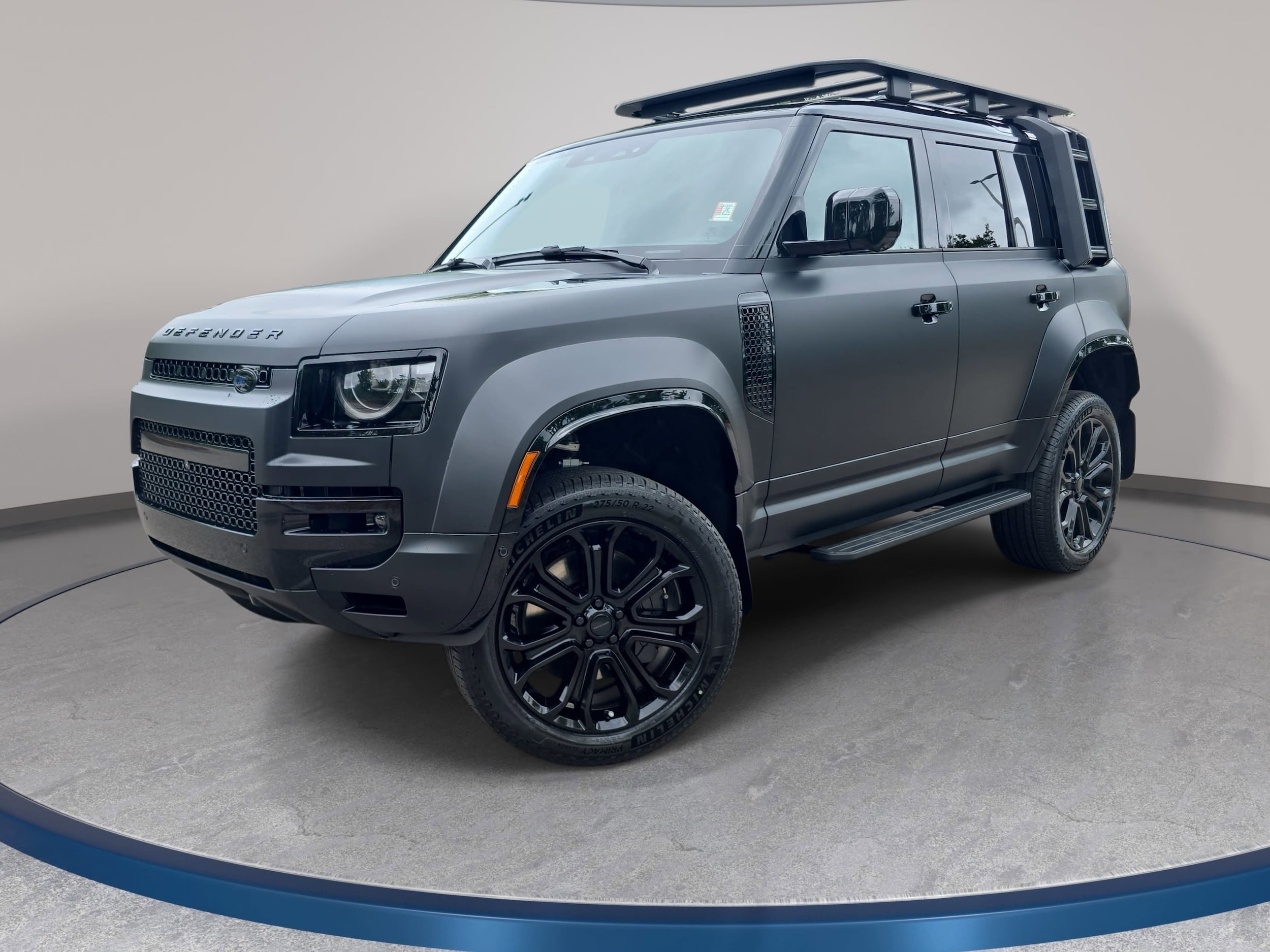 2026 Land Rover Defender 110 OCTA Black P635's photo