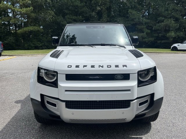 2023 Land Rover Defender S photo 2