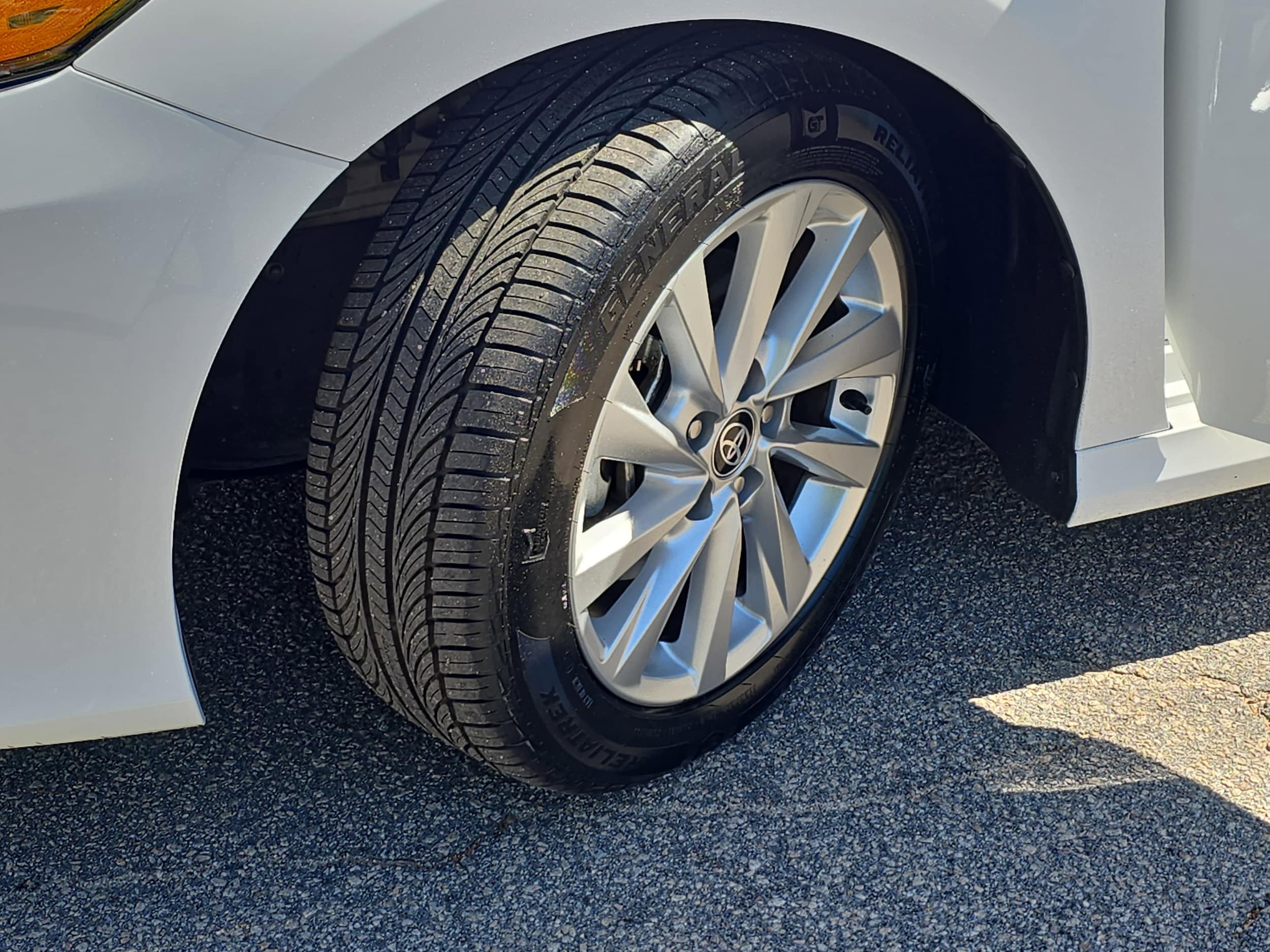 2023 Toyota Camry LE - Photo 29