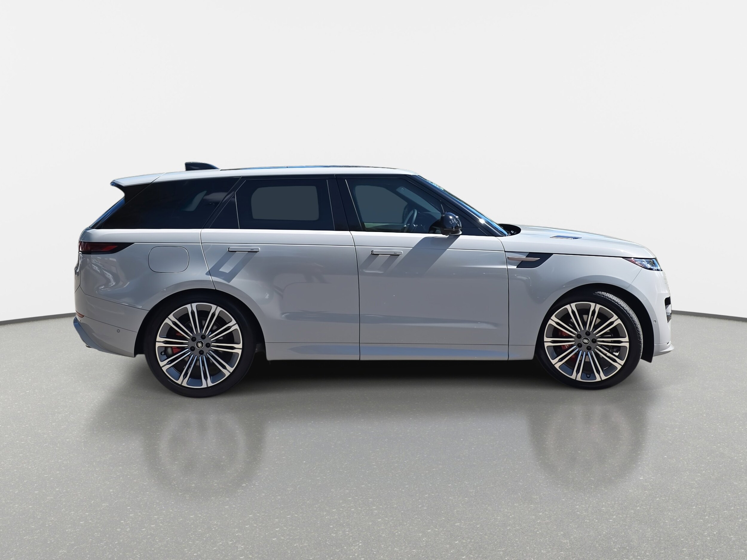 2025 Land Rover Range Rover Sport SE photo 2