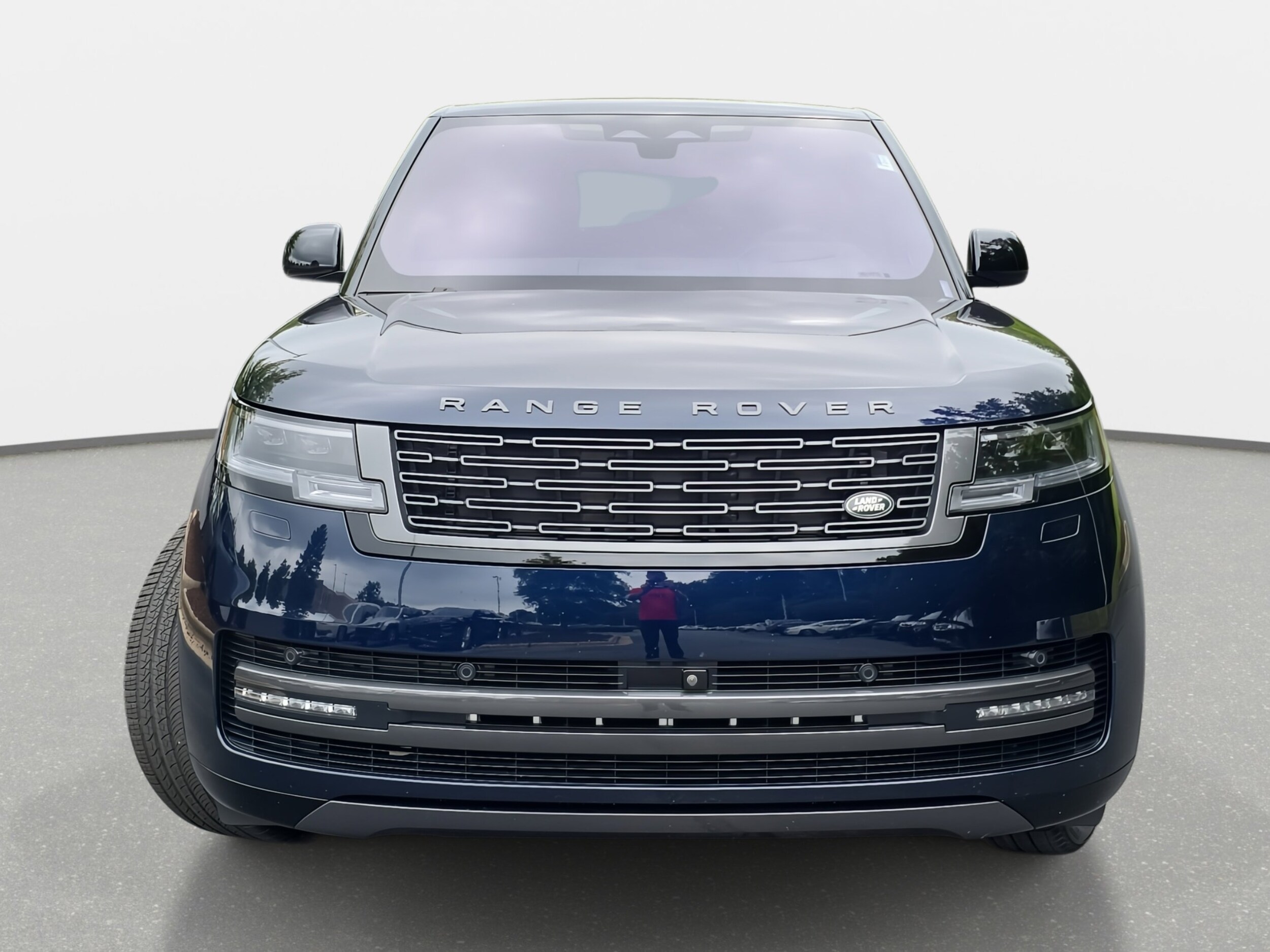 2023 Land Rover Range Rover SE photo 2