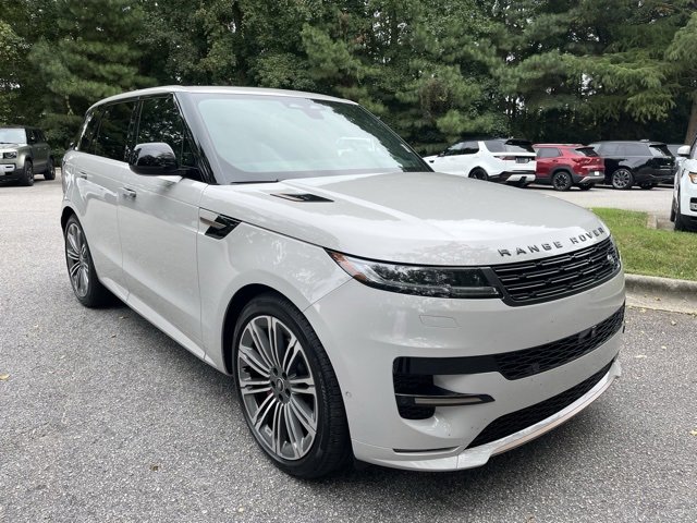 2025 Land Rover Range Rover Sport SE photo 2