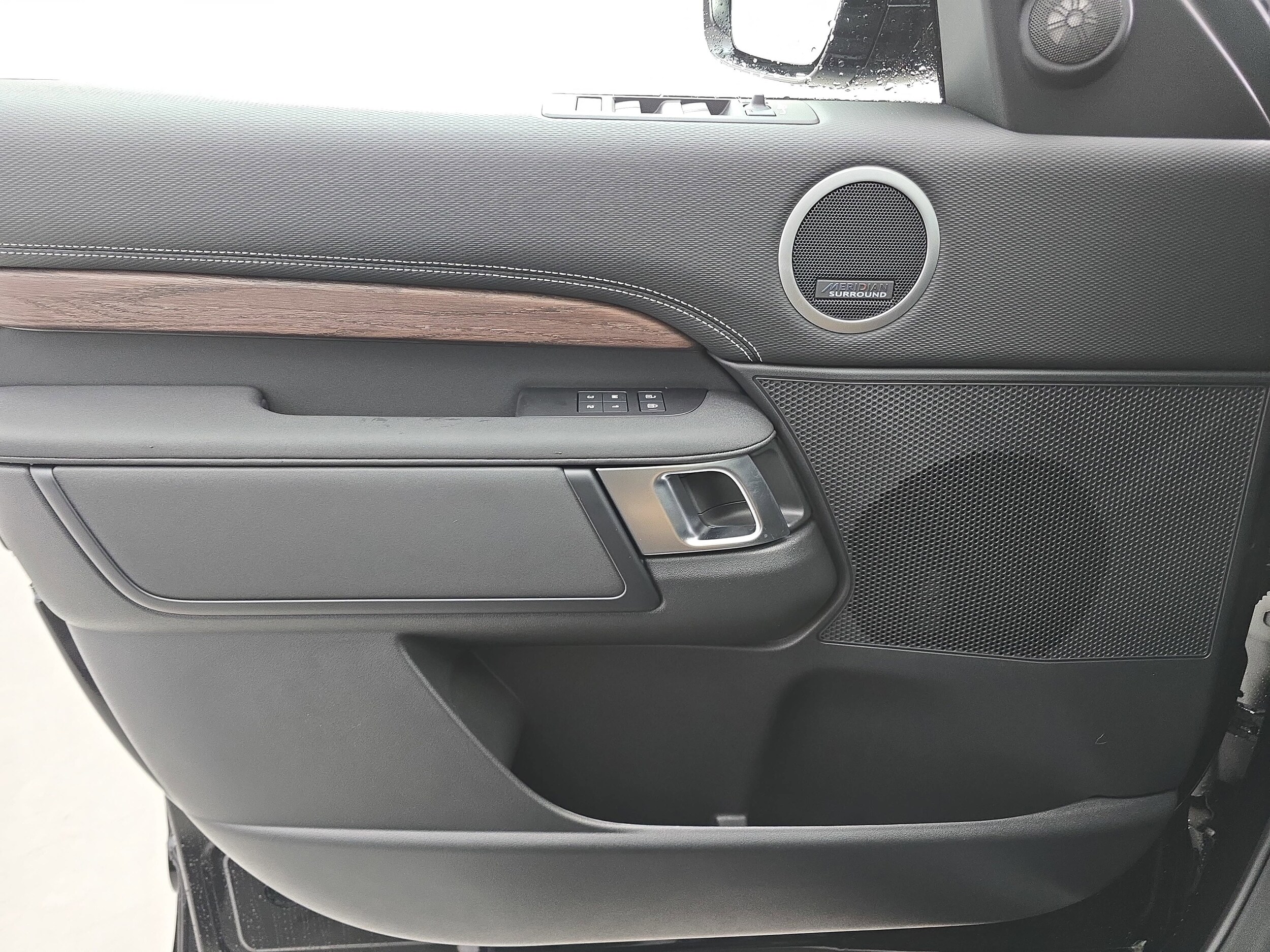 2026 Land Rover Discovery Dynamic SE - Photo 27