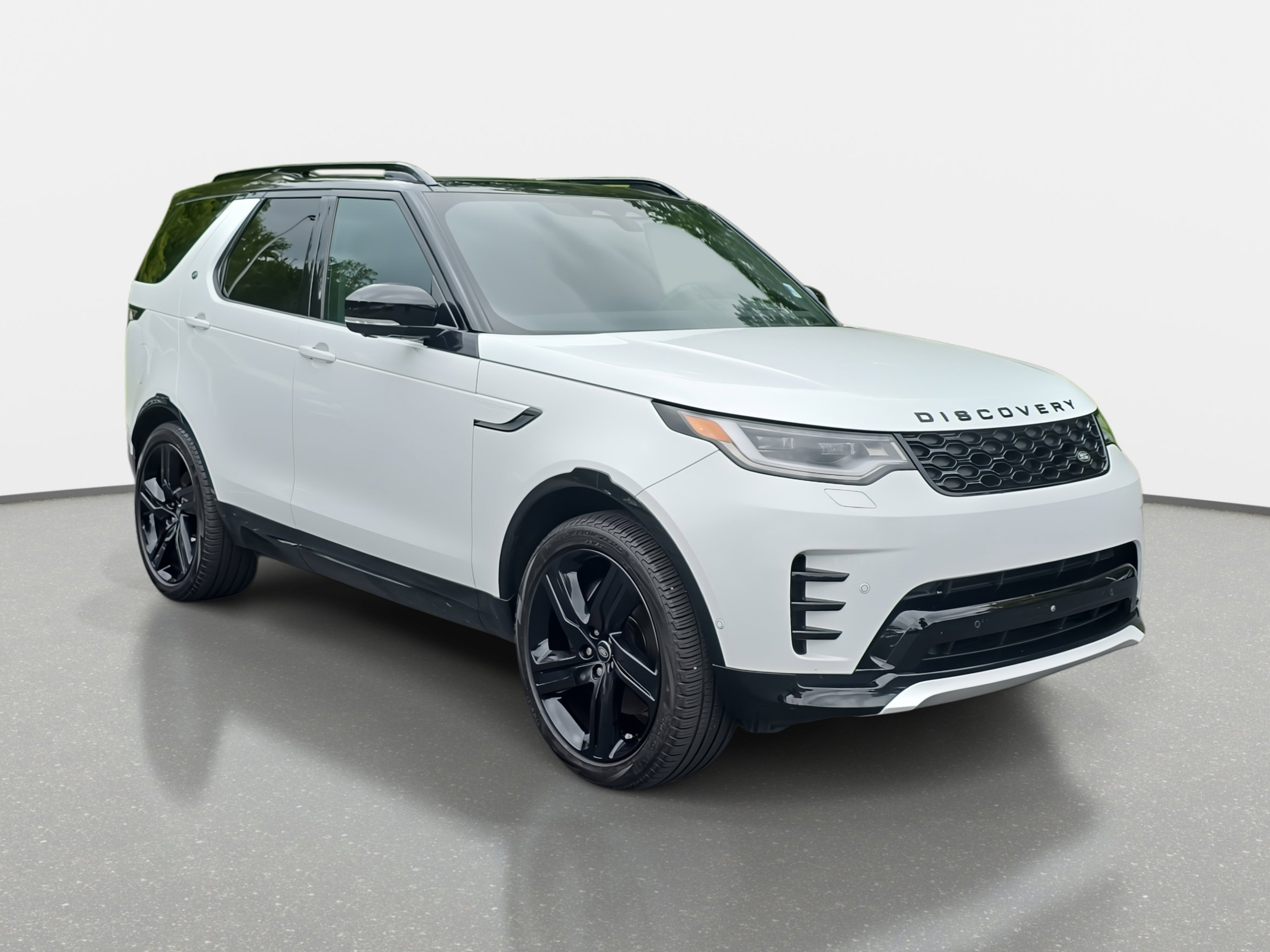 2024 Land Rover Discovery SE photo 3