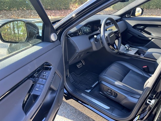 2024 Land Rover Range Rover Evoque Dynamic SE photo 3