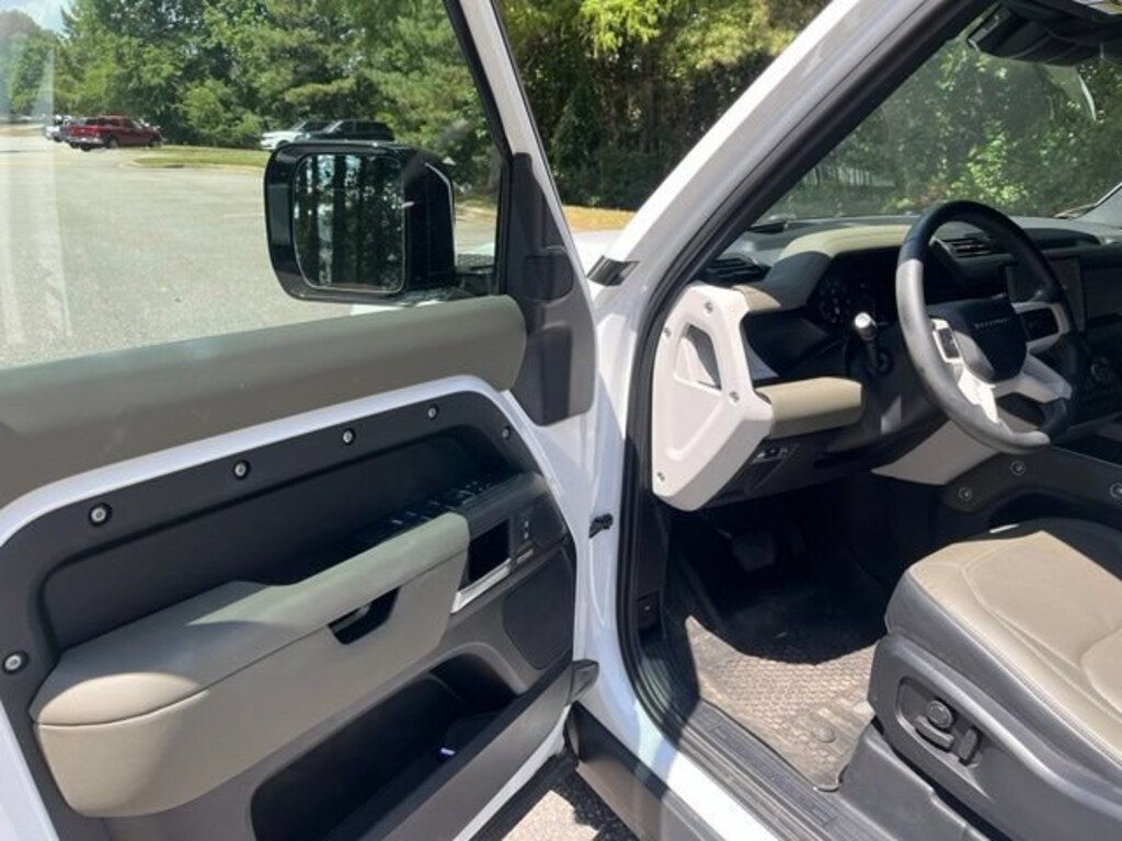 Used 2025 Land Rover Defender X-Dynamic SE SUV