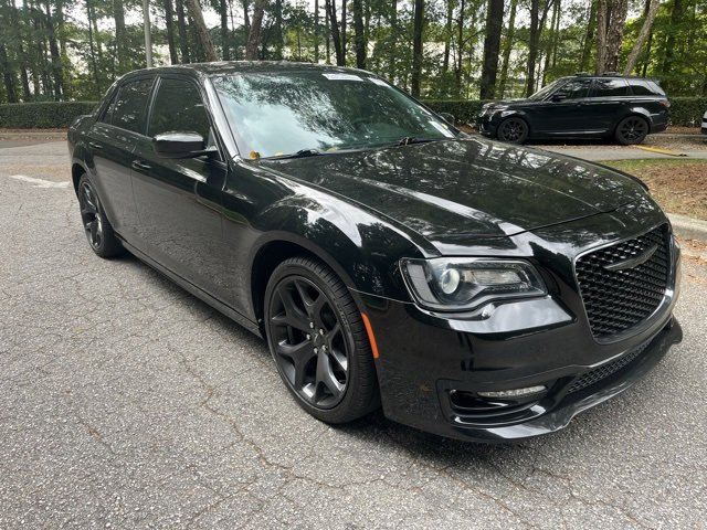 2020 Chrysler 300 Touring L photo 2