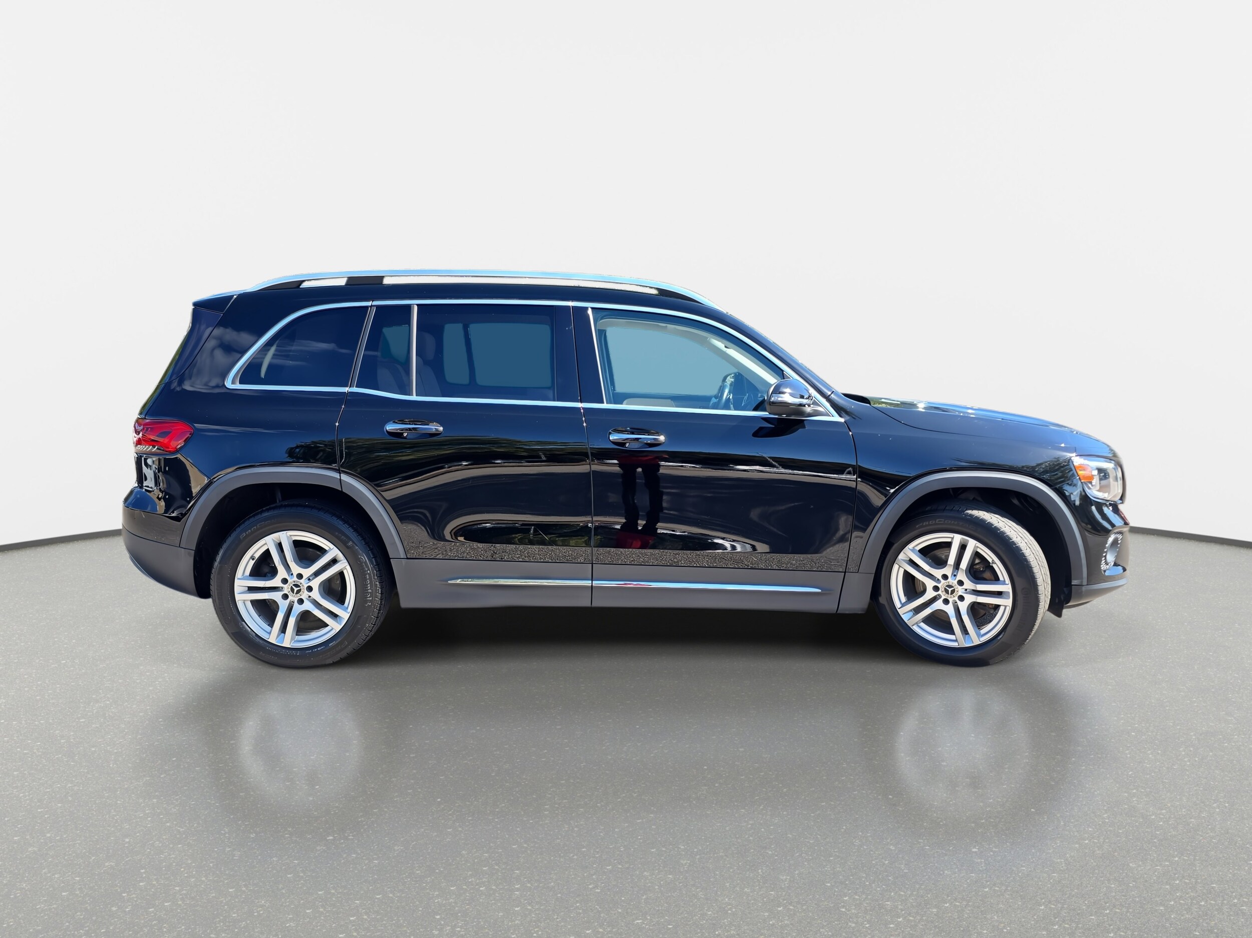 2022 Mercedes Benz GLB 250 photo 4