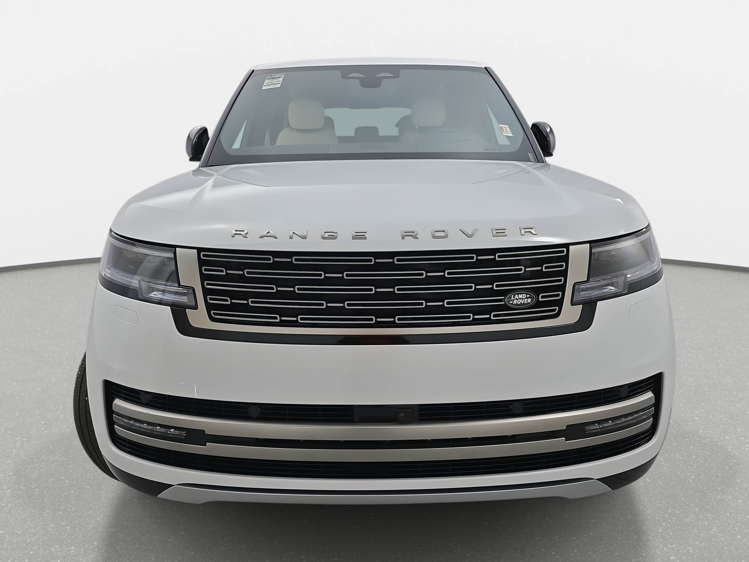 2025 Land Rover Range Rover SE photo 2