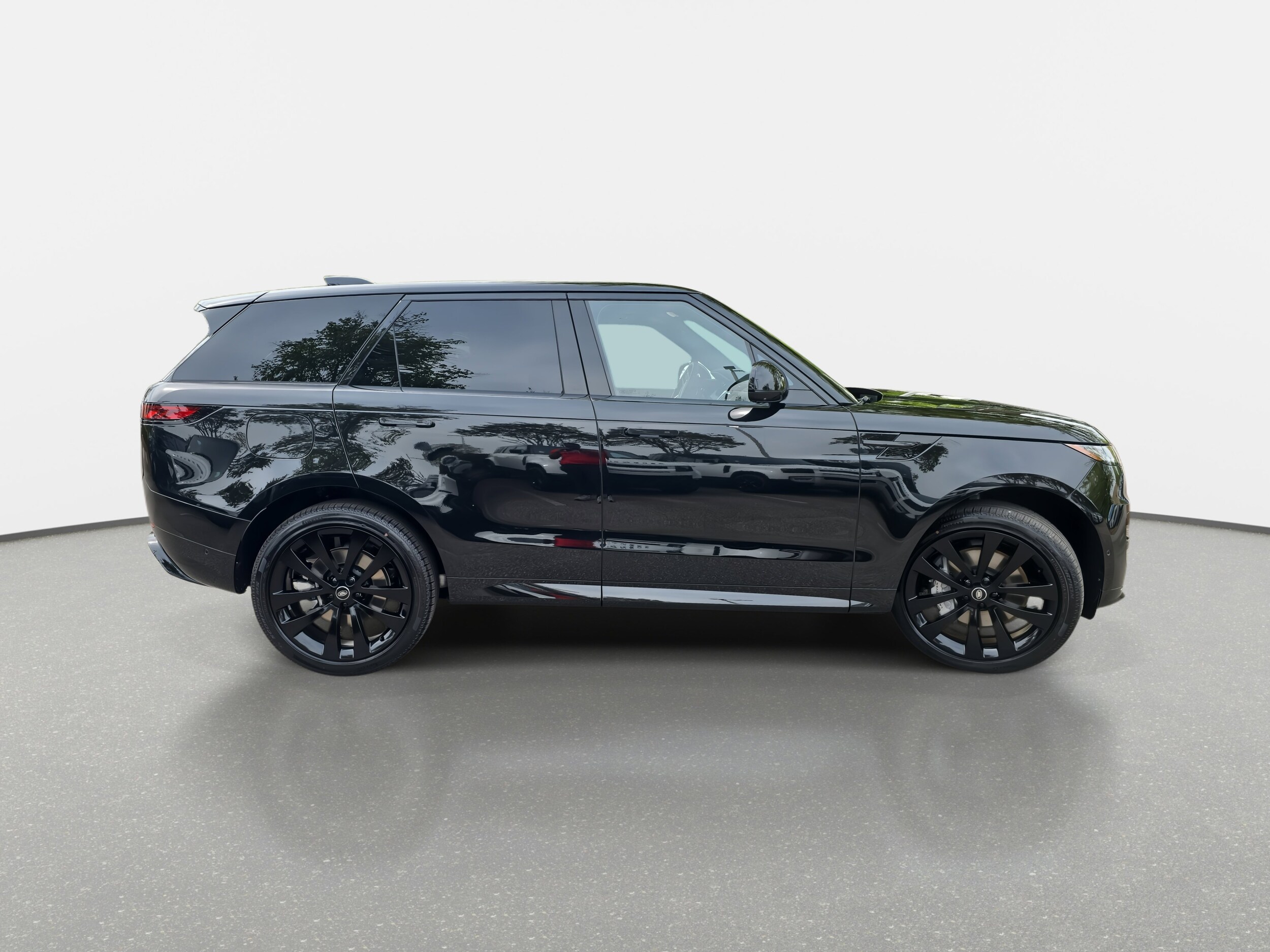 2025 Land Rover Range Rover Sport SE photo 4