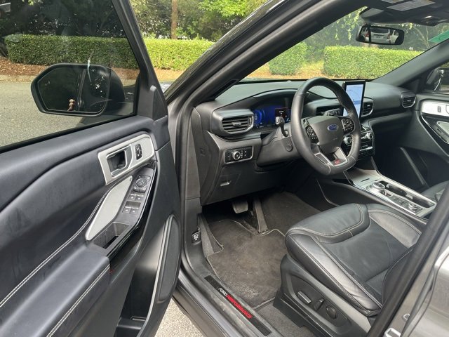 2023 Ford Explorer ST photo 3