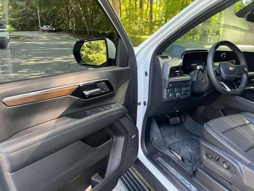 Used 2025 Chevrolet Suburban High Country SUV