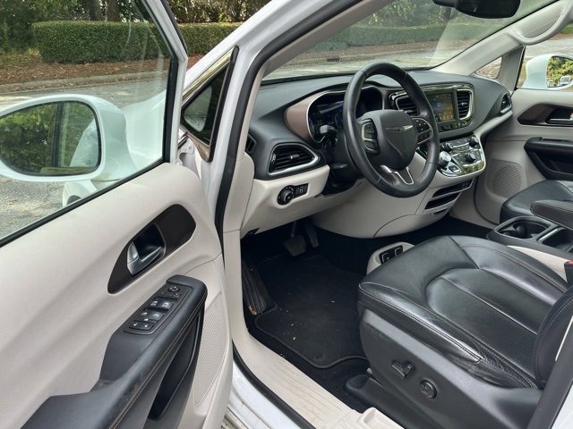 2018 Chrysler Pacifica Touring L photo 4