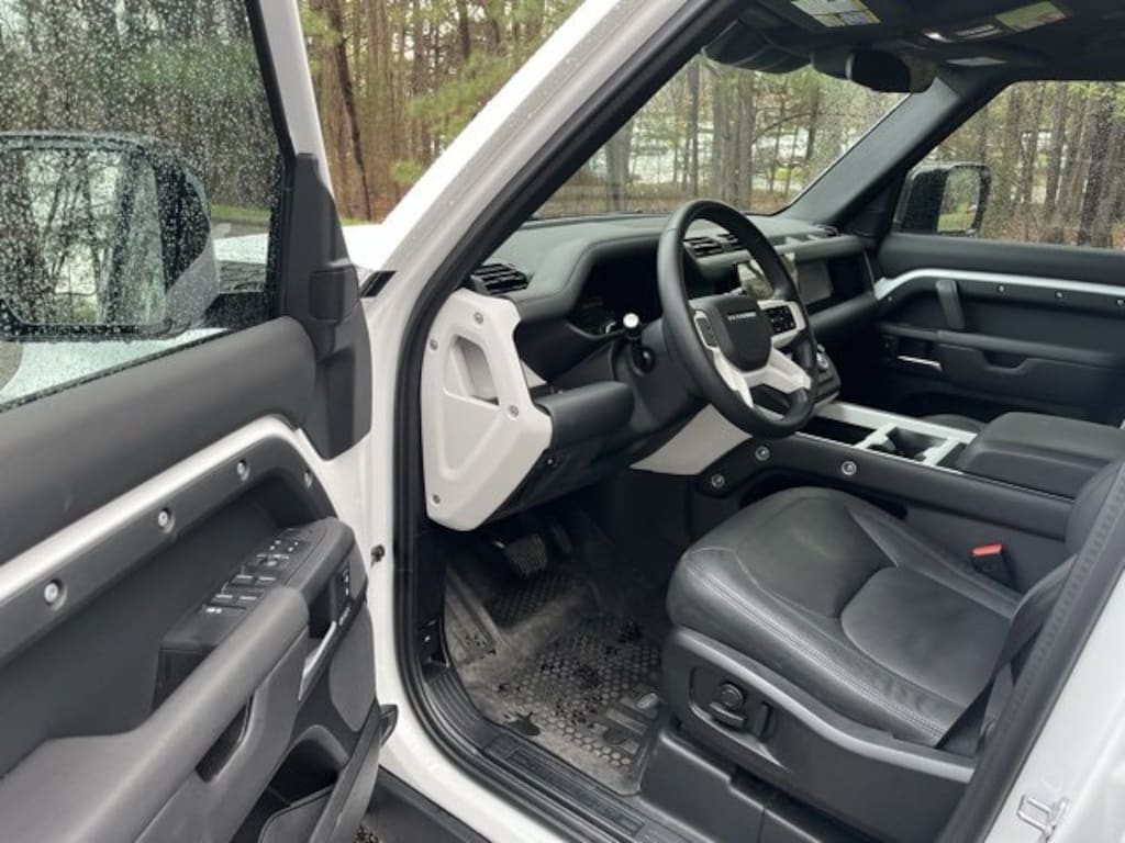 Certified 2025 Land Rover Defender X-Dynamic SE SUV