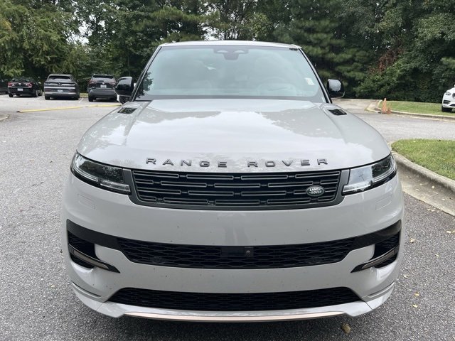 2025 Land Rover Range Rover Sport SE photo 3