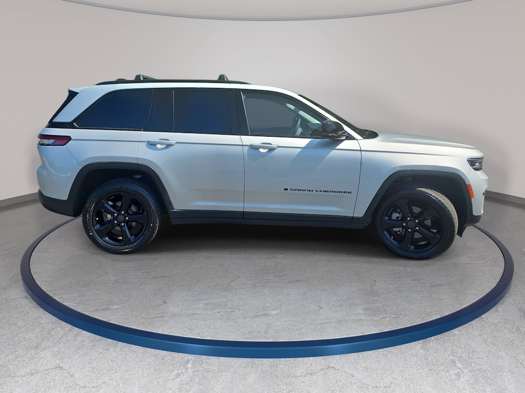 Used 2023 Jeep Grand Cherokee Limited SUV