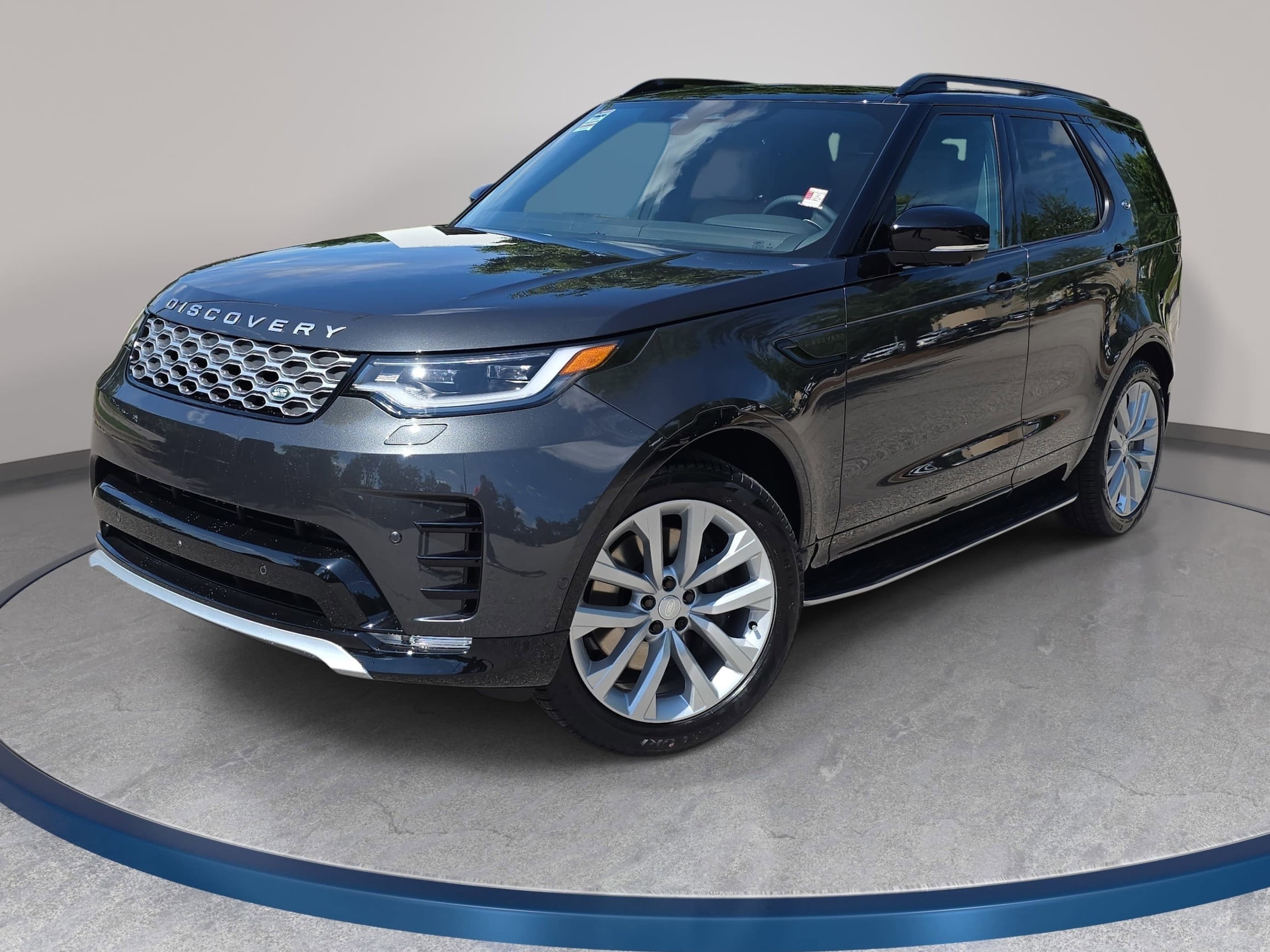 2026 Land Rover Discovery P360 Gemini Edition's photo