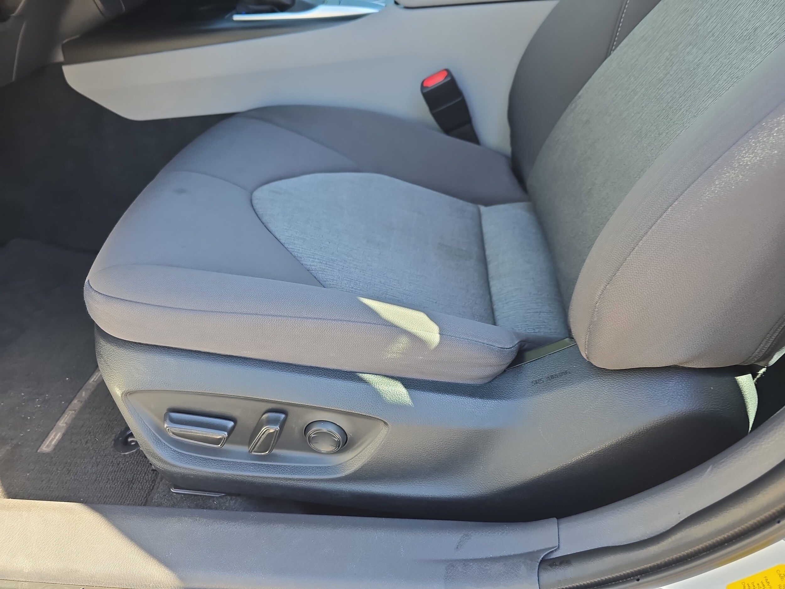 2023 Toyota Camry LE - Photo 27