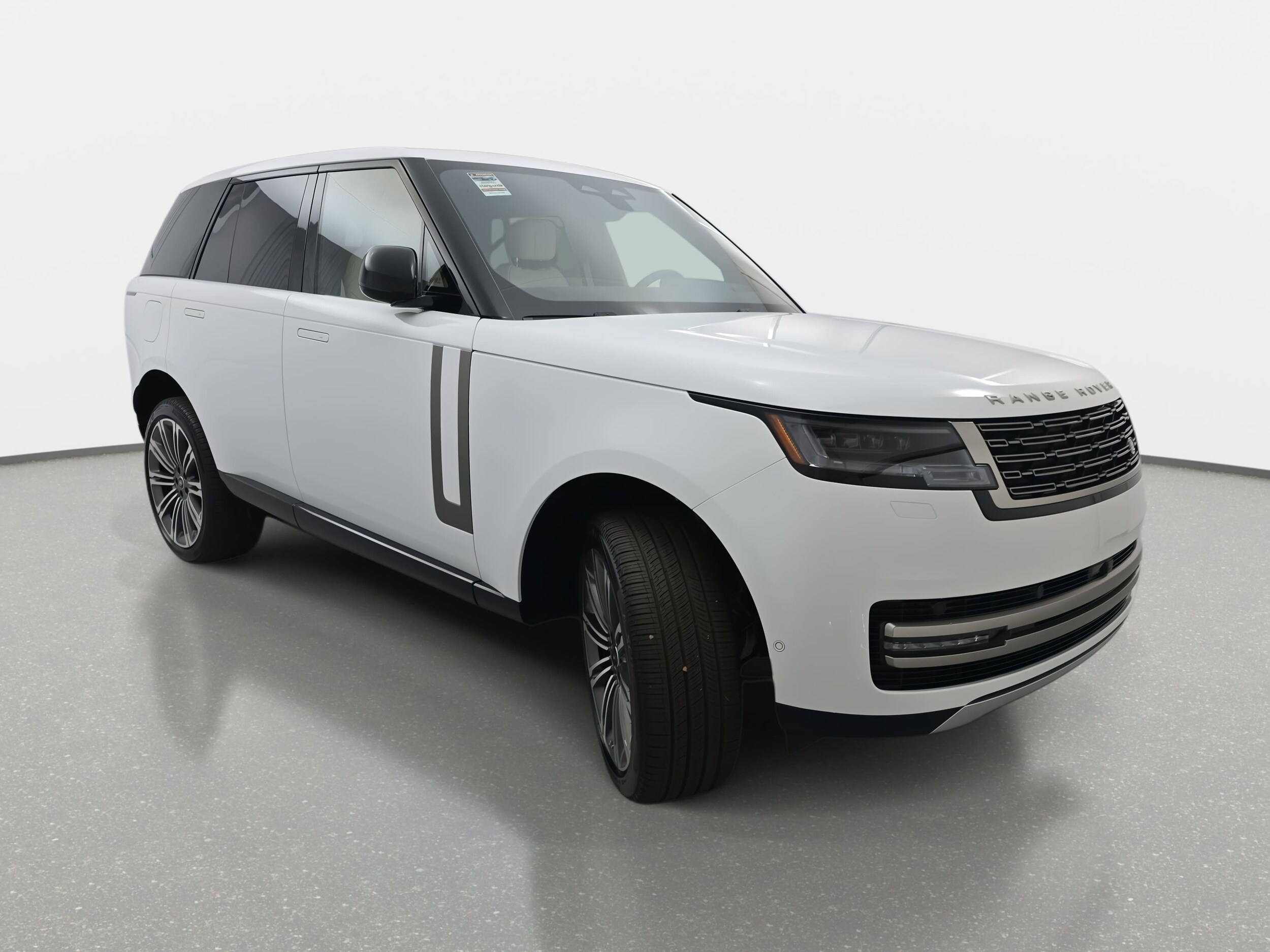 2025 Land Rover Range Rover SE photo 3