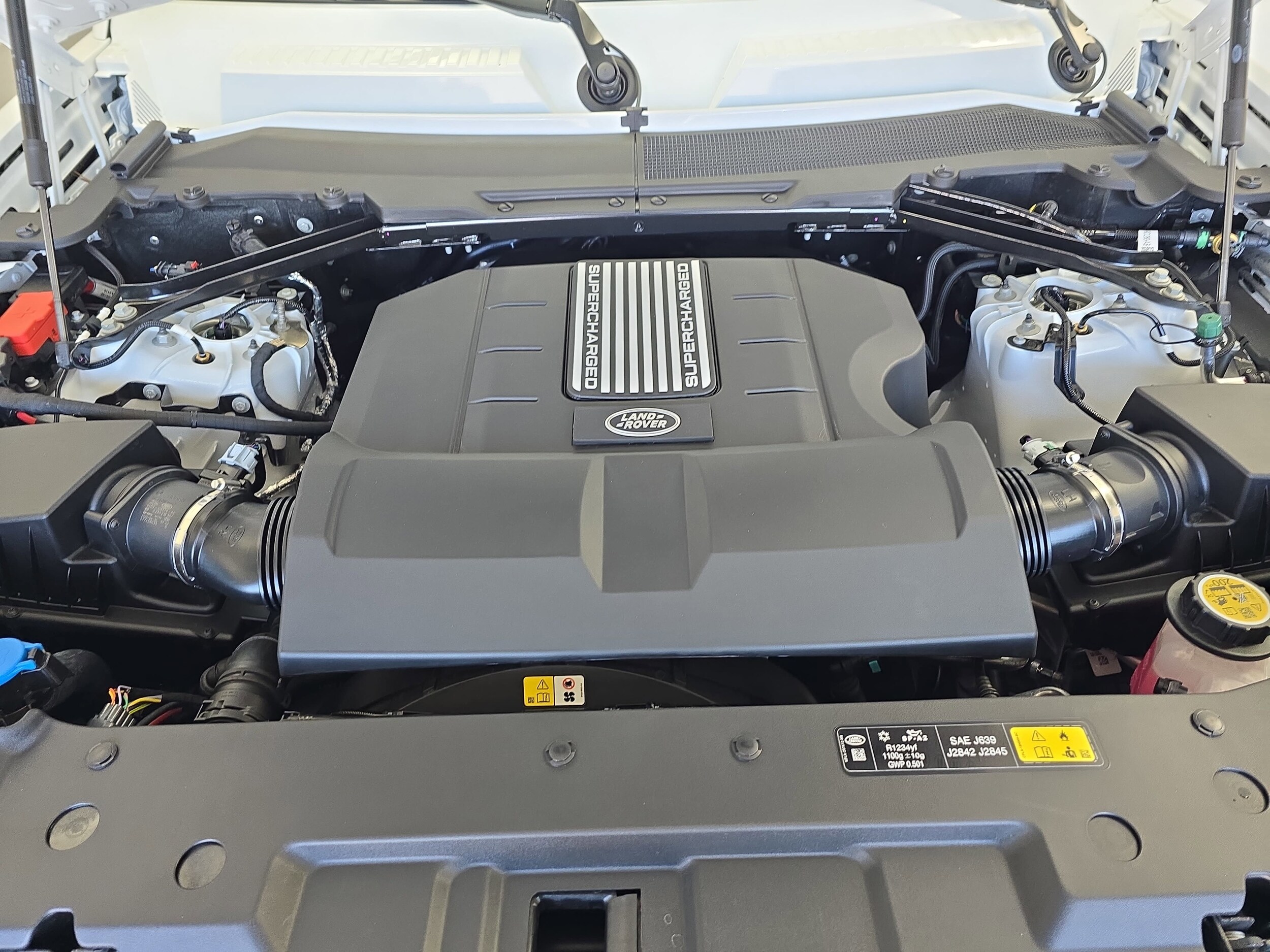 2026 Land Rover Defender V8 - Photo 29