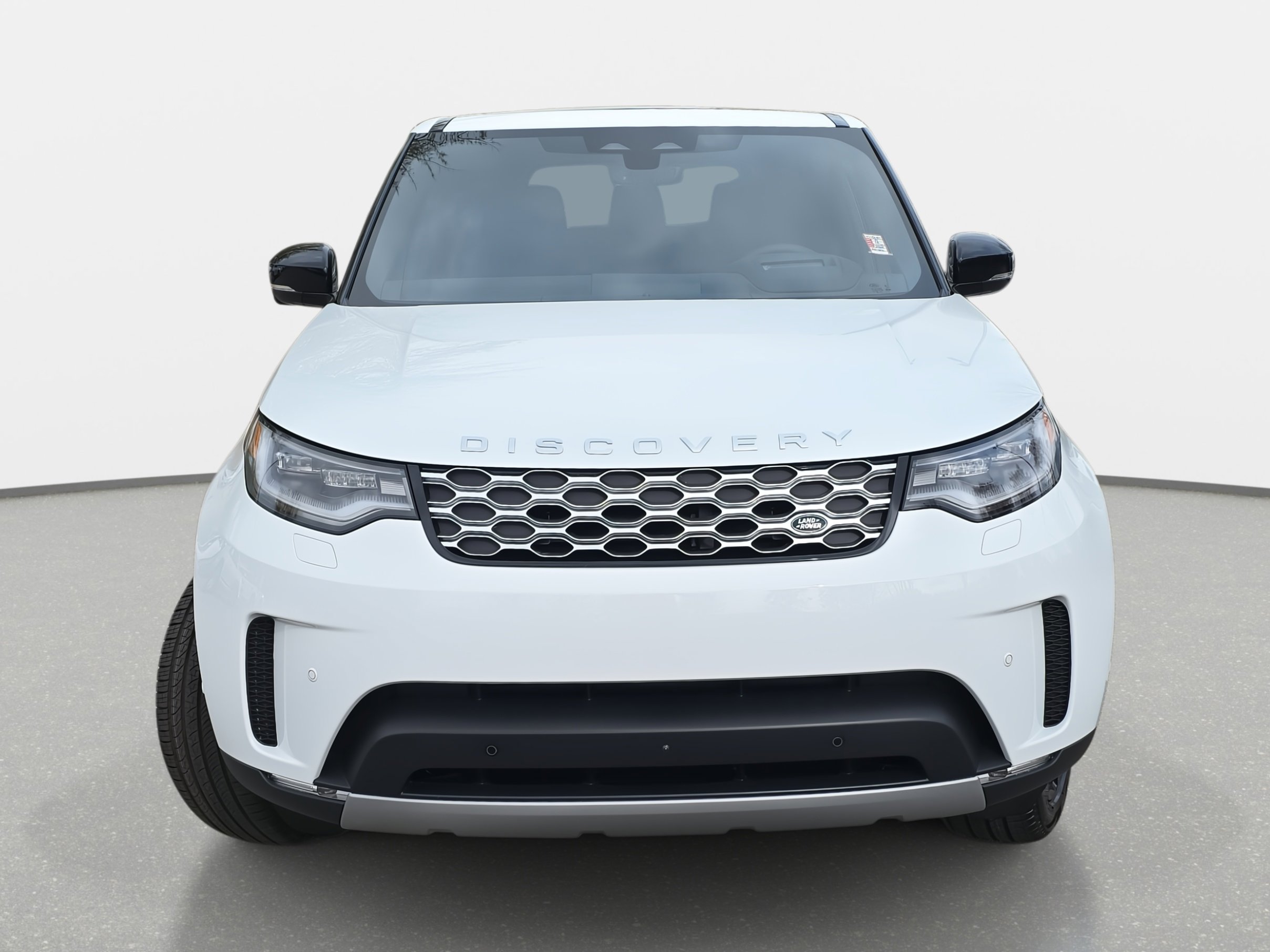 2025 Land Rover Discovery S photo 2