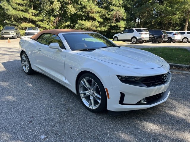 2021 Chevrolet Camaro 2LT photo 2